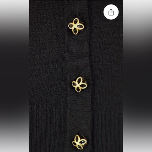 ST. JOHN CAVIAR - Like new Black V-neck Sweater Cardigan Santiago Knit: Medium - Picture 3 of 13